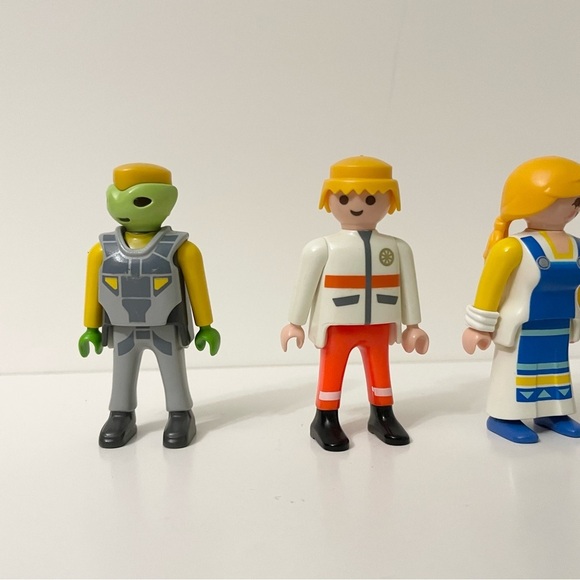 Lot of 10 Playmobil Figures Toys - Picture 7 of 11
